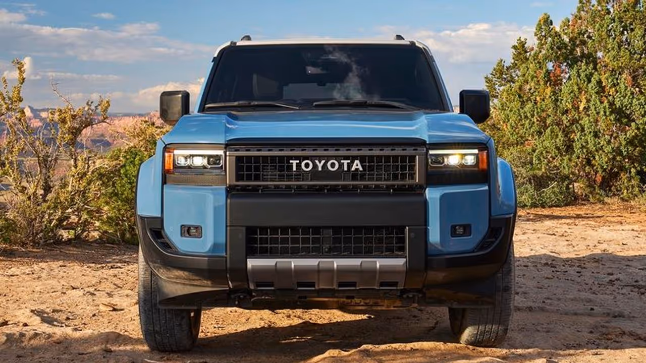 "ആരംഭിക്കലാമാ.." ലാൻഡ് ക്രൂയിസർ പ്രാഡോ; കിടുക്കൻ റെട്രോ ഡിസൈനുമായി ഇന്നോവയുടെ വല്ല്യേട്ടൻ നിരത്തില് "ആരംഭിക്കലാമാ.." ലാൻഡ് ക്രൂയിസർ പ്രാഡോ; കിടുക്കൻ റെട്രോ ഡിസൈനുമായി ഇന്നോവയുടെ വല്ല്യേട്ടൻ നിരത്തില്