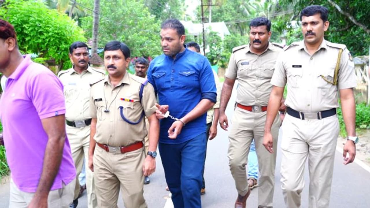 വരുന്നത് പ്രത്യേക ദിവസങ്ങളിൽ, ആഡംബര വീടുകൾ ലക്ഷ്യം, പണികഴിഞ്ഞ് മടങ്ങും, അറസ്റ്റിൽ തുമ്പായത് 25 മോഷണങ്ങൾക്ക് വരുന്നത് പ്രത്യേക ദിവസങ്ങളിൽ, ആഡംബര വീടുകൾ ലക്ഷ്യം, പണികഴിഞ്ഞ് മടങ്ങും, അറസ്റ്റിൽ തുമ്പായത് 25 മോഷണങ്ങൾക്ക്