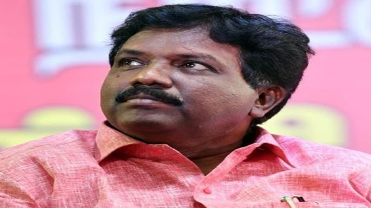 ஹரியானா விவகாரம்: நாடாளுமன்றத்தில் ரவிக்குமார் எம்.பி., கவன ஈர்ப்பு நோட்டீஸ்! ஹரியானா விவகாரம்: நாடாளுமன்றத்தில் ரவிக்குமார் எம்.பி., கவன ஈர்ப்பு நோட்டீஸ்!