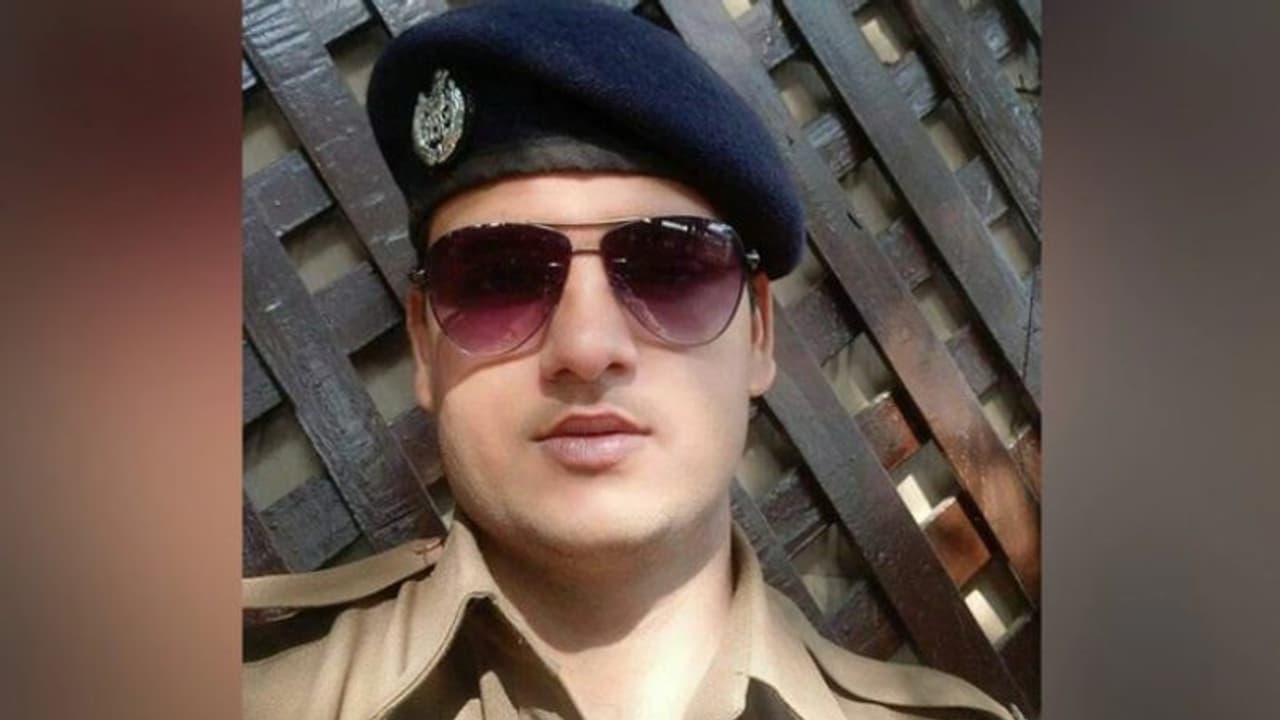 ട്രെയിനിലെ കൂട്ടക്കൊല; ആർപിഎഫ് ഉദ്യോഗസ്ഥനെ നാർക്കോ അനാലിസിസിന് നിർബന്ധിക്കാനാവില്ലെന്ന് കോടതി ട്രെയിനിലെ കൂട്ടക്കൊല; ആർപിഎഫ് ഉദ്യോഗസ്ഥനെ നാർക്കോ അനാലിസിസിന് നിർബന്ധിക്കാനാവില്ലെന്ന് കോടതി