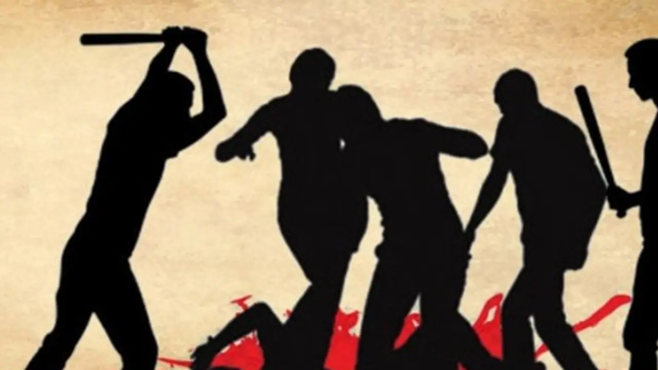 வீட்டின் அருகே மது அருந்திய மர்ம நபர்கள்.. தட்டி கேட்ட 4 பேர் துடி துடிக்க வெட்டி கொலை...பல்லடத்தில் பரபரப்பு