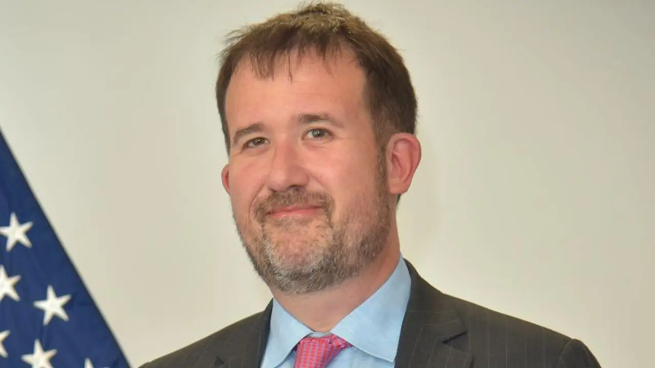 ಚೆನ್ನೈನಲ್ಲಿನ ಅಮೆರಿಕ ರಾಯಭಾರ ಕಚೇರಿ ಕಾನ್ಸಲ್ ಜನರಲ್ ಆಗಿ ಕ್ರಿಸ್ಟೋಫರ್ ಹಾಡ್ಜಸ್ ಚೆನ್ನೈನಲ್ಲಿನ ಅಮೆರಿಕ ರಾಯಭಾರ ಕಚೇರಿ ಕಾನ್ಸಲ್ ಜನರಲ್ ಆಗಿ ಕ್ರಿಸ್ಟೋಫರ್ ಹಾಡ್ಜಸ್