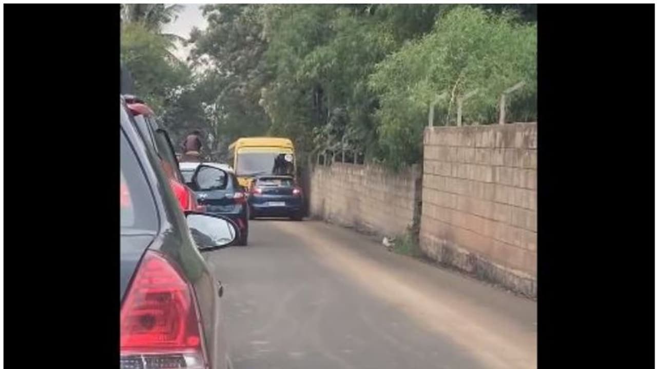 'ബാക്കിയുള്ളവരൊക്കെ പിന്നെ മണ്ടന്മാരാണല്ലോ'? 'മിടുക്കൻ' ഡ്രൈവർക്ക് 'പണി'യായി, വിടാതെ എംവിഡിയും