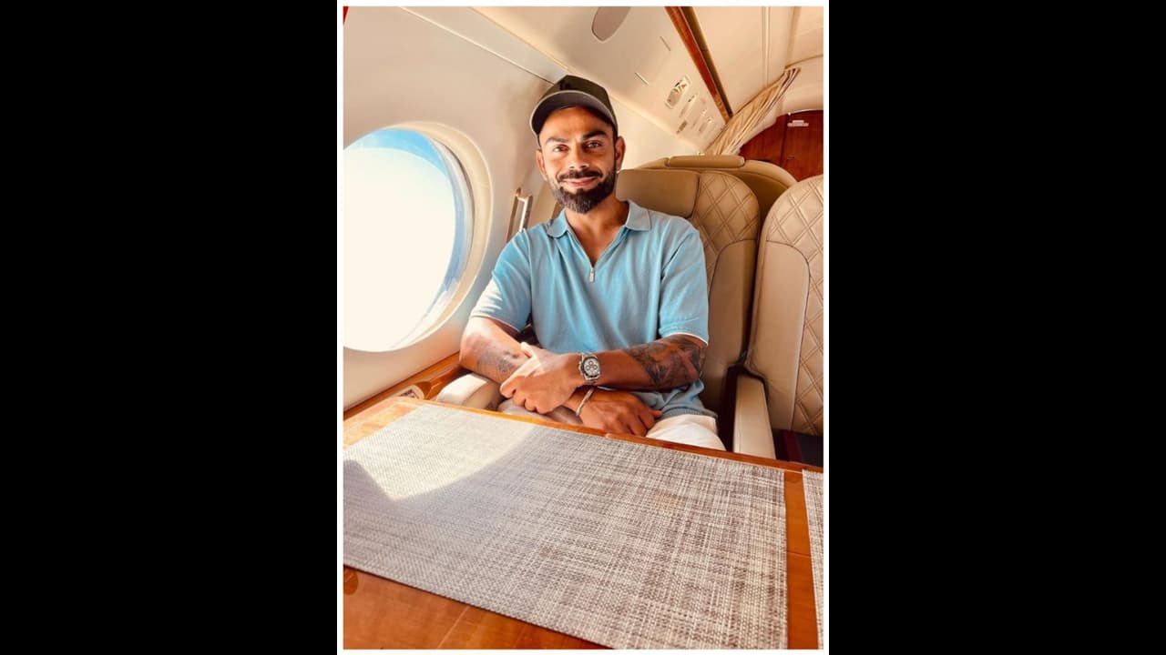 ವಿರಾಟ್ ಕೊಹ್ಲಿ ವಾಚ್ಗಳ ಮೇಲೆ ಎಲ್ಲರ ಕಣ್ಣು..! ಕೊಹ್ಲಿ ಕಟ್ಟುವ ವಾಚ್ನಲ್ಲಿ ಸಾವಿರಾರು ಜನ ಜೀವನ ಮಾಡಬಹುದು..! ವಿರಾಟ್ ಕೊಹ್ಲಿ ವಾಚ್ಗಳ ಮೇಲೆ ಎಲ್ಲರ ಕಣ್ಣು..! ಕೊಹ್ಲಿ ಕಟ್ಟುವ ವಾಚ್ನಲ್ಲಿ ಸಾವಿರಾರು ಜನ ಜೀವನ ಮಾಡಬಹುದು..!