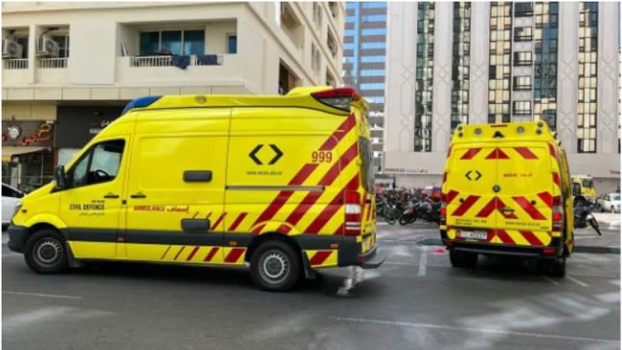 യുഎഇയില് വാണിജ്യ കെട്ടിടത്തില് വന് തീപിടിത്തം യുഎഇയില് വാണിജ്യ കെട്ടിടത്തില് വന് തീപിടിത്തം