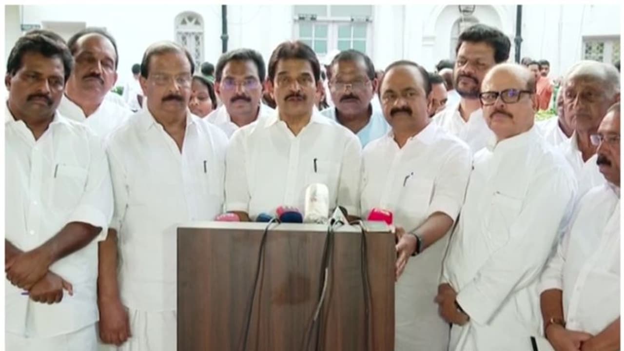 'കേരളത്തിലെ 20 സീറ്റും കിട്ടും, കോൺഗ്രസിന് വൻ വിജയം നേടാനുളള സാഹചര്യം': കെ സി വേണുഗോപാൽ 'കേരളത്തിലെ 20 സീറ്റും കിട്ടും, കോൺഗ്രസിന് വൻ വിജയം നേടാനുളള സാഹചര്യം': കെ സി വേണുഗോപാൽ