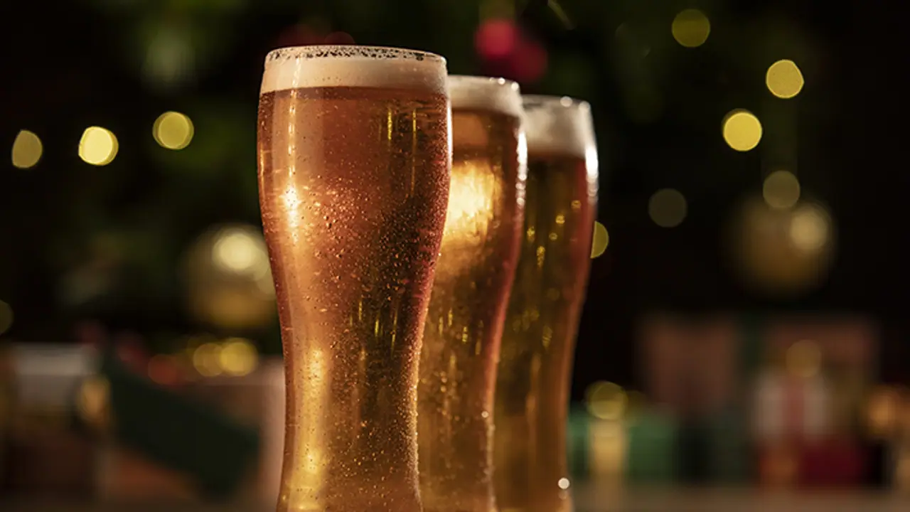 இன்று கொண்டாடப்படும் சர்வதேச பீர் தினம்.. மாலை நேரத்தை மெய்மறந்து ரசிக்க வைக்கும் சில சிறப்பான பீர் வகைகள்! இன்று கொண்டாடப்படும் சர்வதேச பீர் தினம்.. மாலை நேரத்தை மெய்மறந்து ரசிக்க வைக்கும் சில சிறப்பான பீர் வகைகள்!