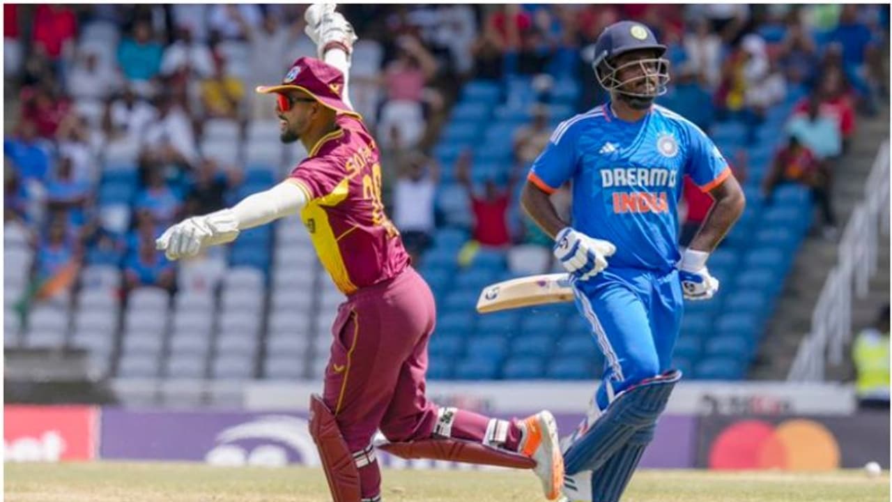 శుబ్మన్ గిల్, సూర్య, ఇషాన్ కిషన్, సంజూ శాంసన్ అట్టర్ ఫ్లాప్... 4 వికెట్లు కోల్పోయిన టీమిండియా... శుబ్మన్ గిల్, సూర్య, ఇషాన్ కిషన్, సంజూ శాంసన్ అట్టర్ ఫ్లాప్... 4 వికెట్లు కోల్పోయిన టీమిండియా...