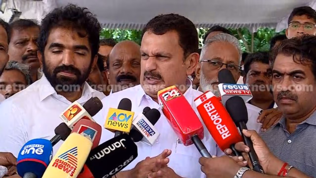 സഭ മര്യാദക്ക് നടത്തിയാൽ മതി, ശാസ്ത്രത്തെ രക്ഷിക്കാൻ അവതാരങ്ങളെ വേണ്ട: സ്പീക്കറോട് കെ മുരളീധരൻ