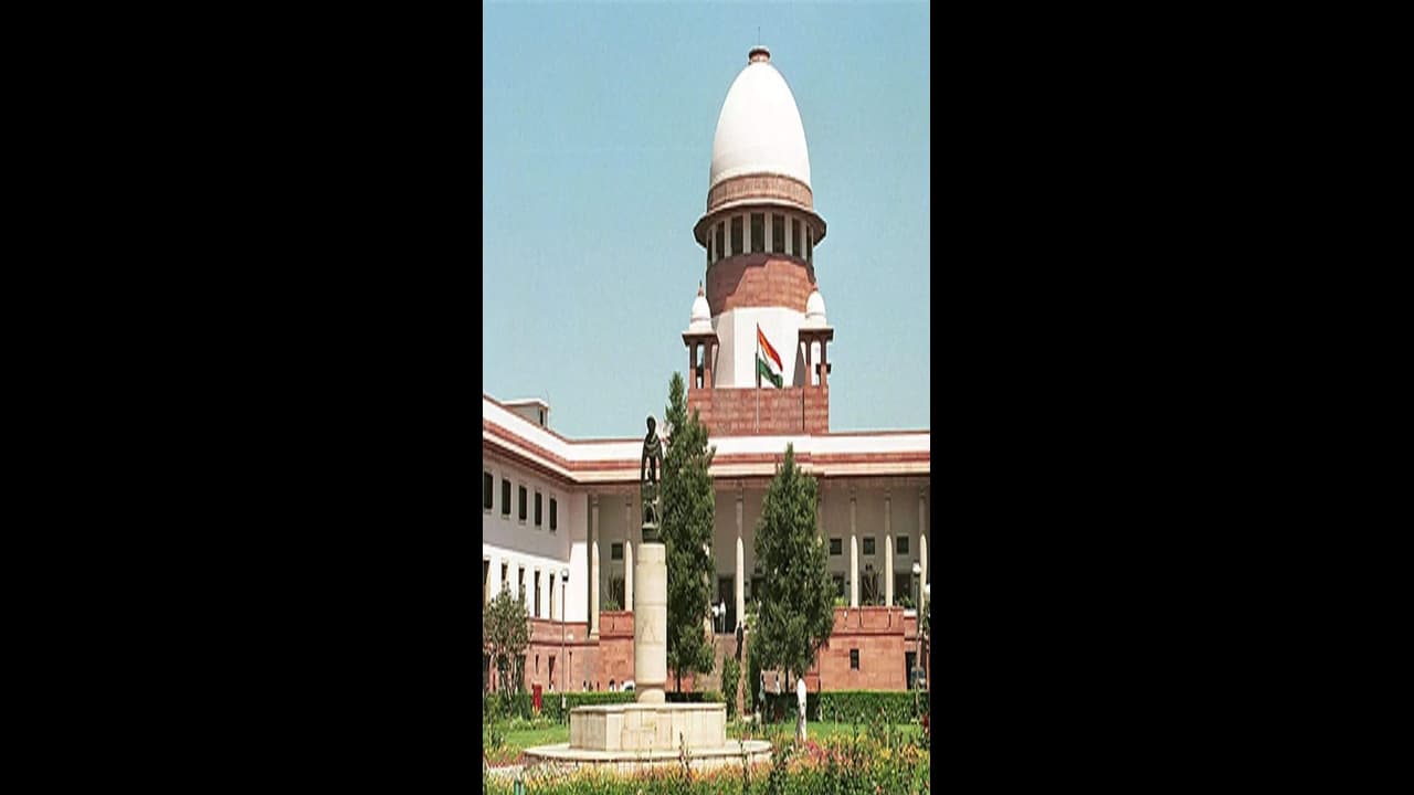 'ജനങ്ങള്ക്ക് കുടിവെള്ളമില്ല, നിങ്ങള് സൈക്കിള് പാത സ്വപം കാണുന്നോ?': സുപ്രീം കോടതി 'ജനങ്ങള്ക്ക് കുടിവെള്ളമില്ല, നിങ്ങള് സൈക്കിള് പാത സ്വപം കാണുന്നോ?': സുപ്രീം കോടതി