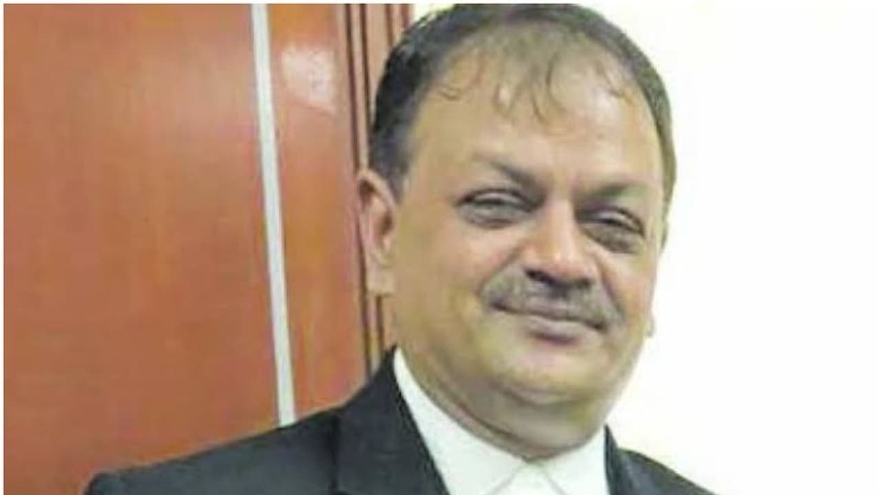 കോടതിയിൽ നാടകീയ രംഗങ്ങൾ, ഓപ്പൺ കോർട്ടിൽ രാജി പ്രഖ്യാപിച്ചു ഞെട്ടിച്ച് ജഡ്ജി; 'ആത്മാഭിമാനമാണ് പ്രധാനം'