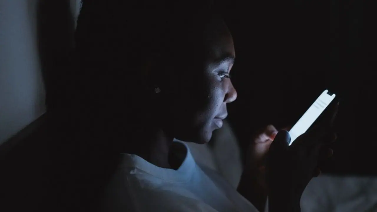 Struggling to put your phone down at night? Try THESE 8 tips to break the habit