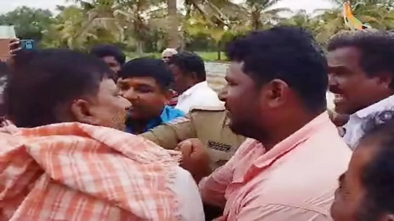 ಮಂಡ್ಯ: ಕೆ.ಆರ್. ಪೇಟೆಯಲ್ಲಿ ಕಾಂಗ್ರೆಸ್ ಜೆಡಿಎಸ್ ಸದಸ್ಯರ ಮಾರಾಮಾರಿ..! ಮಂಡ್ಯ: ಕೆ.ಆರ್. ಪೇಟೆಯಲ್ಲಿ ಕಾಂಗ್ರೆಸ್ ಜೆಡಿಎಸ್ ಸದಸ್ಯರ ಮಾರಾಮಾರಿ..!