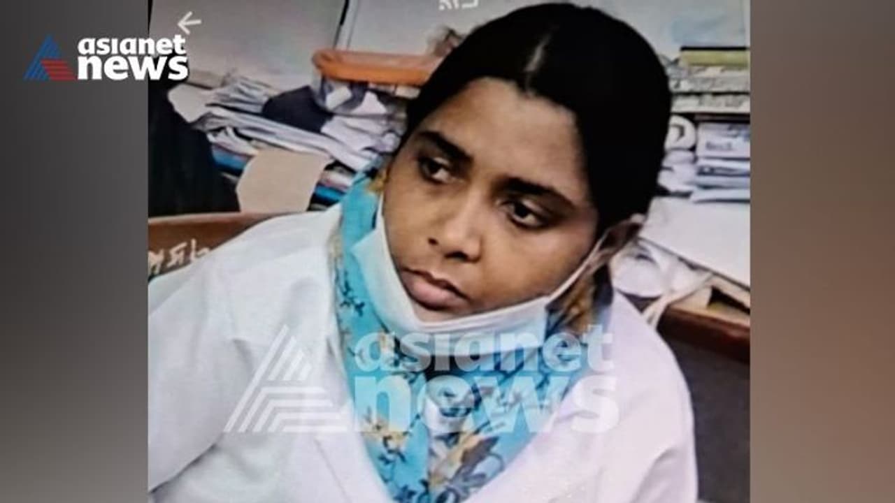 ആശുപത്രിയിലെ കൊലപാതകശ്രമം; പ്രതി അനുഷ ചാറ്റുകൾ ക്ലിയർ ചെയ്തത് സംശയകരമെന്ന് പൊലീസ്, ഭർത്താവിനെ ചോദ്യം ചെയ്യും ആശുപത്രിയിലെ കൊലപാതകശ്രമം; പ്രതി അനുഷ ചാറ്റുകൾ ക്ലിയർ ചെയ്തത് സംശയകരമെന്ന് പൊലീസ്, ഭർത്താവിനെ ചോദ്യം ചെയ്യും