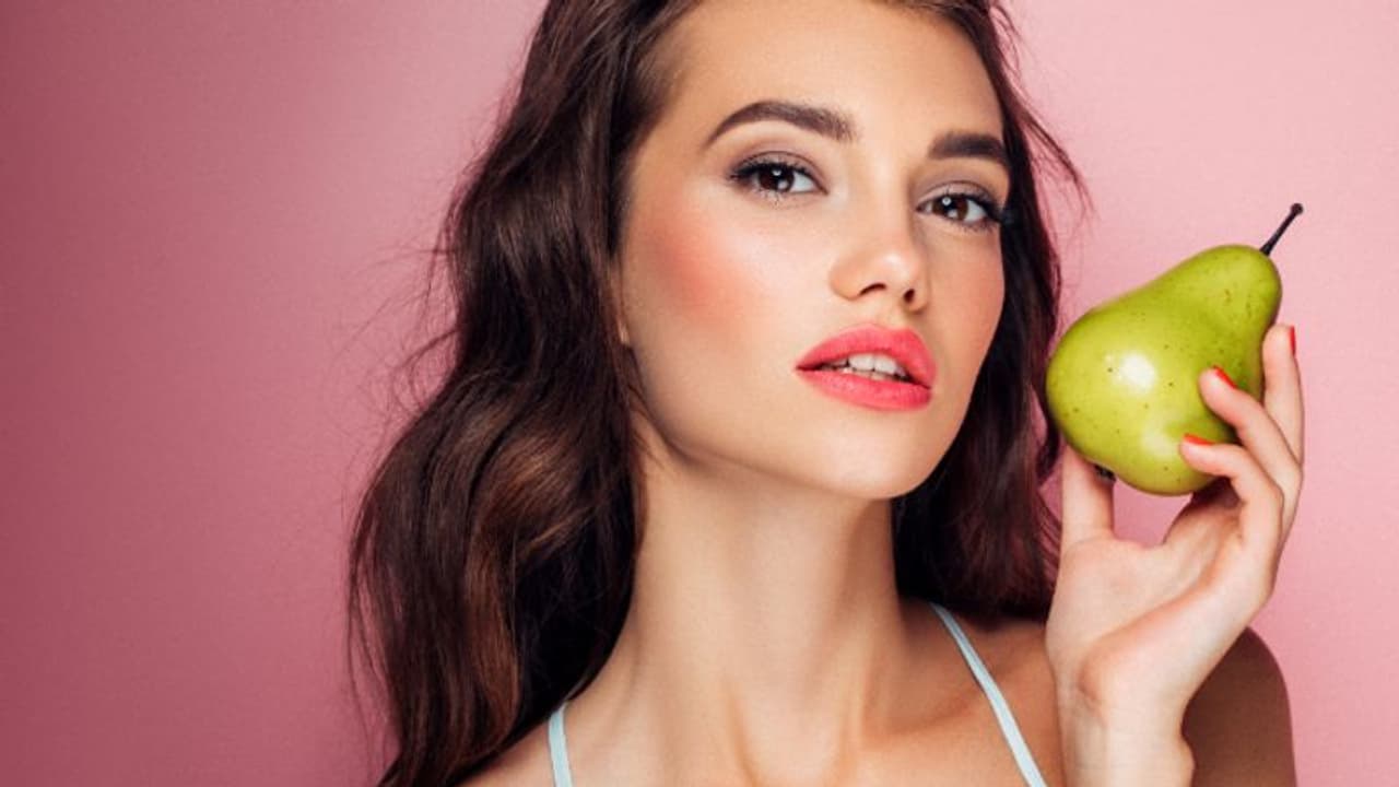 തിളക്കവും ആരോഗ്യവുമുള്ള ചര്‍മ്മത്തിനായി ഡയറ്റില്‍ ഉള്‍പ്പെടുത്താം ഈ പത്ത് പഴങ്ങള്‍...