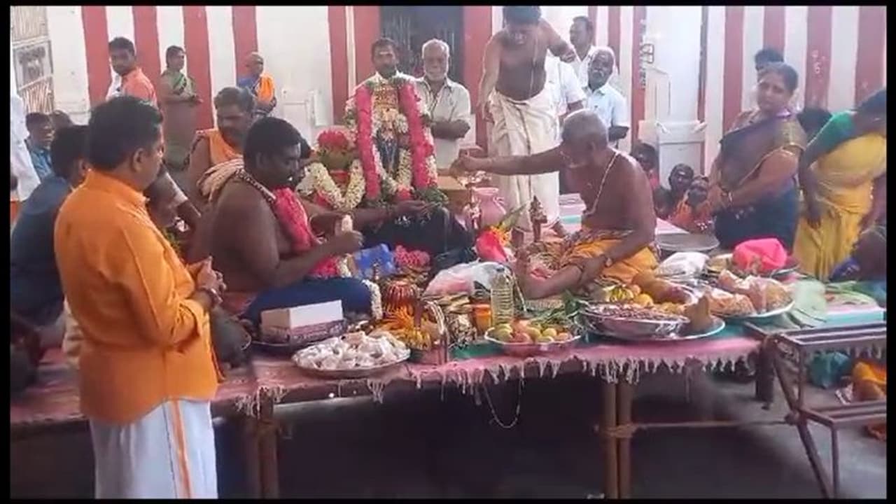 ஆடி திருவிழாவை முன்னிட்டு தேனி சுயம்பு சனீஸ்வர பெருமாளுக்கு திருக்கல்யாண வைபவம்