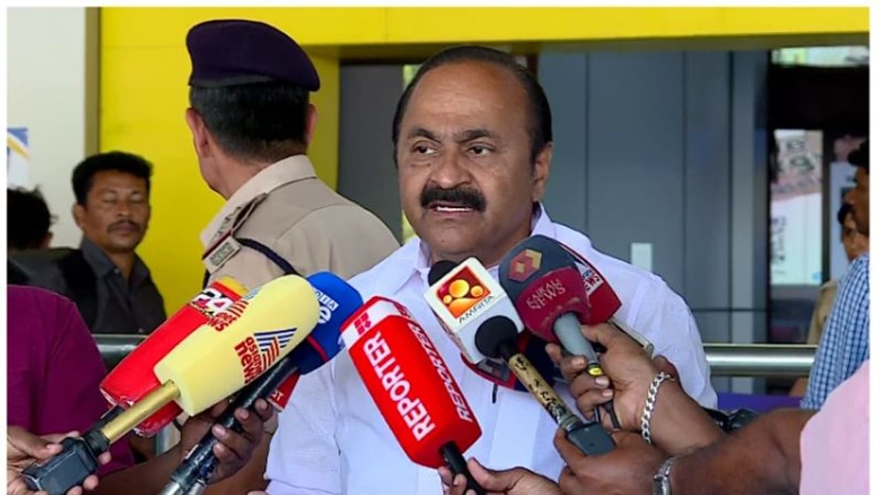 'ഒരു വർഗീയവാദിയുടെയും വോട്ട് കോൺഗ്രസിന് വേണ്ട, ജനങ്ങളെ ഭിന്നിപ്പിക്കാനുള്ള ശ്രമം കോൺഗ്രസ് തടയും' 'ഒരു വർഗീയവാദിയുടെയും വോട്ട് കോൺഗ്രസിന് വേണ്ട, ജനങ്ങളെ ഭിന്നിപ്പിക്കാനുള്ള ശ്രമം കോൺഗ്രസ് തടയും'