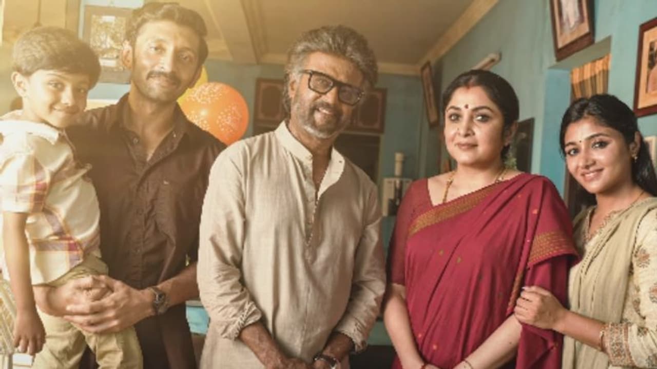 മുത്തുവേൽ പാണ്ഡ്യന്റെ വൈകാരിക ലോകം; ബന്ധങ്ങളുടെ ആഴം പറഞ്ഞ് 'ജയിലർ' സോംഗ് മുത്തുവേൽ പാണ്ഡ്യന്റെ വൈകാരിക ലോകം; ബന്ധങ്ങളുടെ ആഴം പറഞ്ഞ് 'ജയിലർ' സോംഗ്