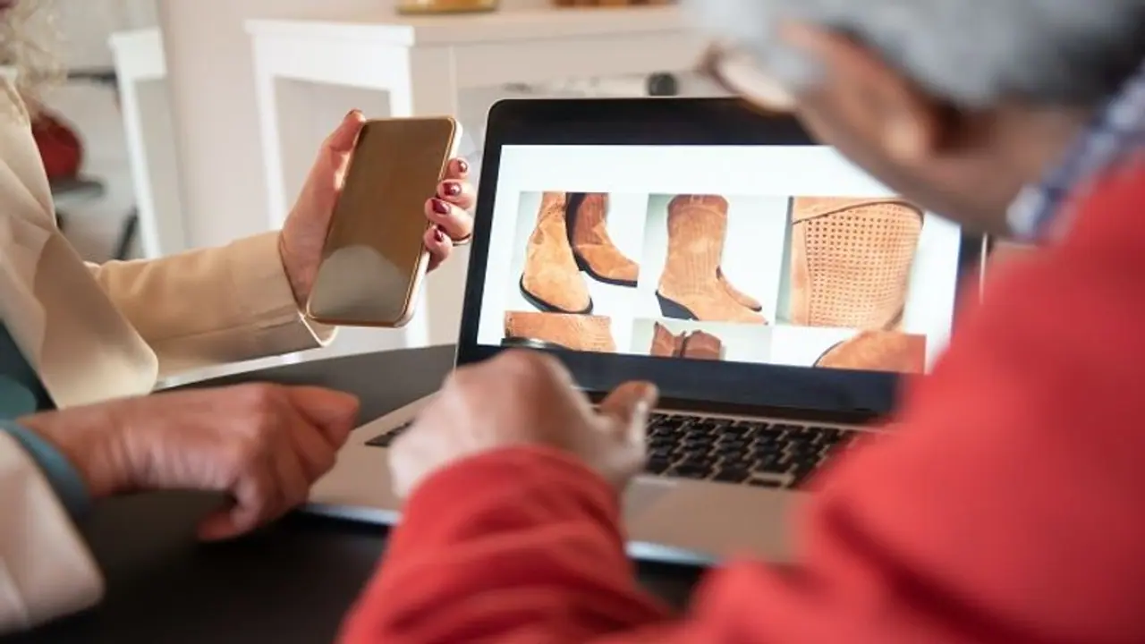 Stay smart and Secure: 7 tips to avoid online shopping scams during sales