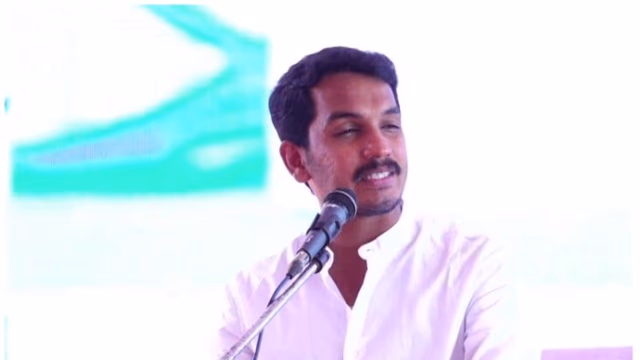 ഏഷ്യാനെറ്റ് ന്യൂസിനെതിരായ പ്രകോപന പ്രസംഗം: ജെയ്ക്ക് സി തോമസിനെതിരെ കേസെടുത്തു ഏഷ്യാനെറ്റ് ന്യൂസിനെതിരായ പ്രകോപന പ്രസംഗം: ജെയ്ക്ക് സി തോമസിനെതിരെ കേസെടുത്തു