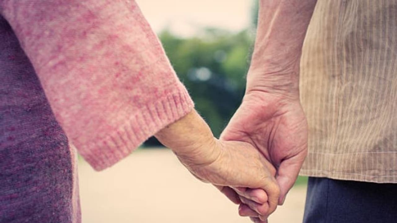 'ഇങ്ങനെ ഒരുപാട് ഉമ്മമാരും അമ്മമാരും നമ്മുടെ ചുറ്റിലുമുണ്ട്'; ഇത് വായിച്ചില്ലെങ്കില് നഷ്ടം! 'ഇങ്ങനെ ഒരുപാട് ഉമ്മമാരും അമ്മമാരും നമ്മുടെ ചുറ്റിലുമുണ്ട്'; ഇത് വായിച്ചില്ലെങ്കില് നഷ്ടം!