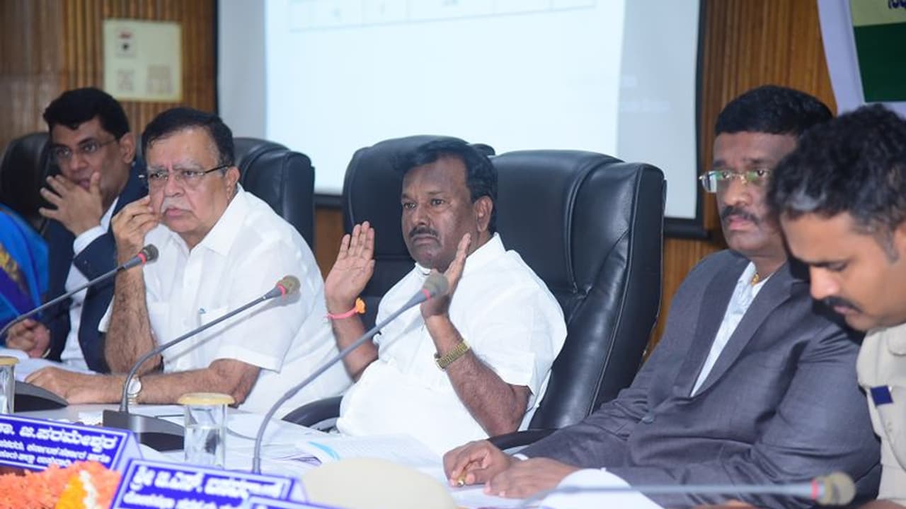 ಭದ್ರಾ ಮೇಲ್ದಂಡೆ ಯೋಜನೆ ಶೀಘ್ರ ಅನುಷ್ಠಾನಗೊಳಿಸಿ: ಸಚಿವ ನಾರಾಯಣಸ್ವಾಮಿ ಭದ್ರಾ ಮೇಲ್ದಂಡೆ ಯೋಜನೆ ಶೀಘ್ರ ಅನುಷ್ಠಾನಗೊಳಿಸಿ: ಸಚಿವ ನಾರಾಯಣಸ್ವಾಮಿ