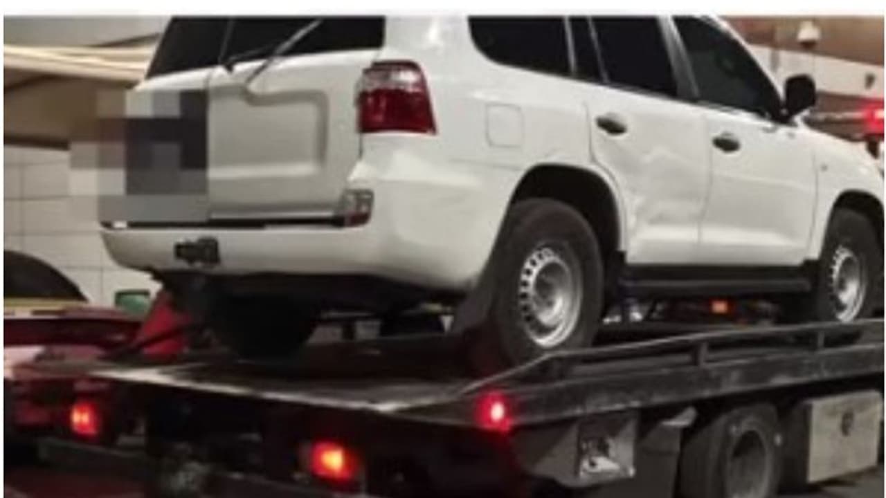 നടപ്പാതയിലൂടെ വാഹനമോടിച്ചത് സോഷ്യല് മീഡിയയില് വൈറല്; ഉടനടി അറസ്റ്റ് നടപ്പാതയിലൂടെ വാഹനമോടിച്ചത് സോഷ്യല് മീഡിയയില് വൈറല്; ഉടനടി അറസ്റ്റ്