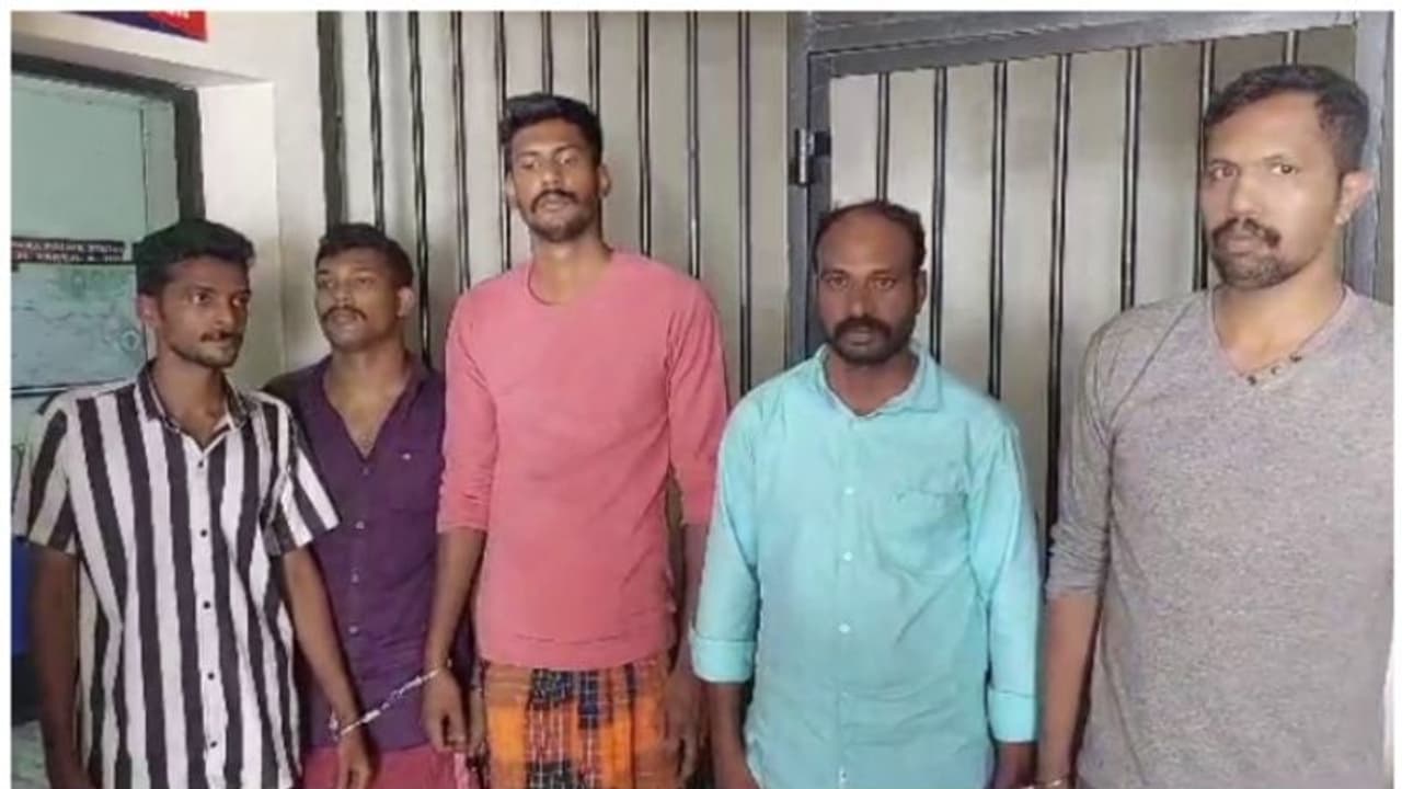 കൊല്ലത്ത് വീട് കുത്തിത്തുറന്ന് ടിവിയും ആഭരണങ്ങളും മോഷ്ടിച്ചു; 'കൊപ്ര ബിജു' ഉള്‍പ്പെടെ 5 പേര്‍ അറസ്റ്റില്‍