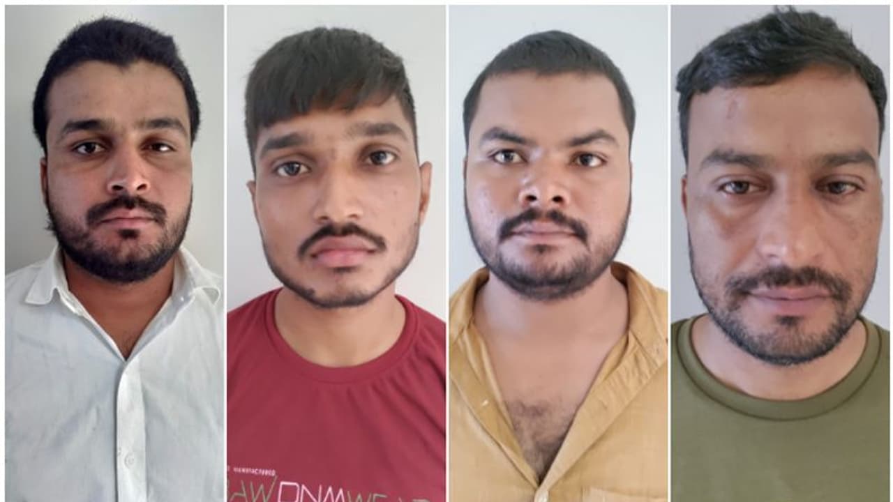 വ്യാജ വാട്സ്ആപ് അക്കൗണ്ടിലൂടെ തട്ടിയത് 42 ലക്ഷം, 12 ദിവസം യുപിയിൽ, പ്രതികളെ വലയിലാക്കി; കേരള പൊലീസിന് അഭിമാനം വ്യാജ വാട്സ്ആപ് അക്കൗണ്ടിലൂടെ തട്ടിയത് 42 ലക്ഷം, 12 ദിവസം യുപിയിൽ, പ്രതികളെ വലയിലാക്കി; കേരള പൊലീസിന് അഭിമാനം