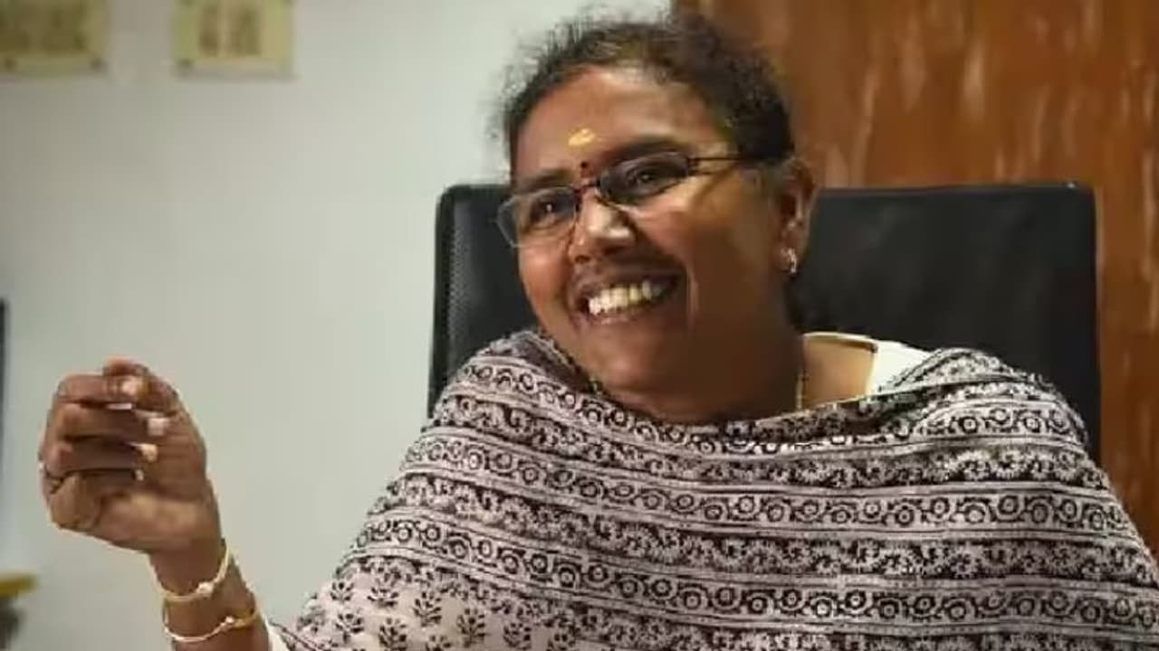 தொடரும் ஐஏஎஸ் அமுதாவின் அதிரடி.. தமிழகத்தில் மேலும் 33 ஐபிஎஸ் அதிகாரிகளை பணியிட மாற்றம்