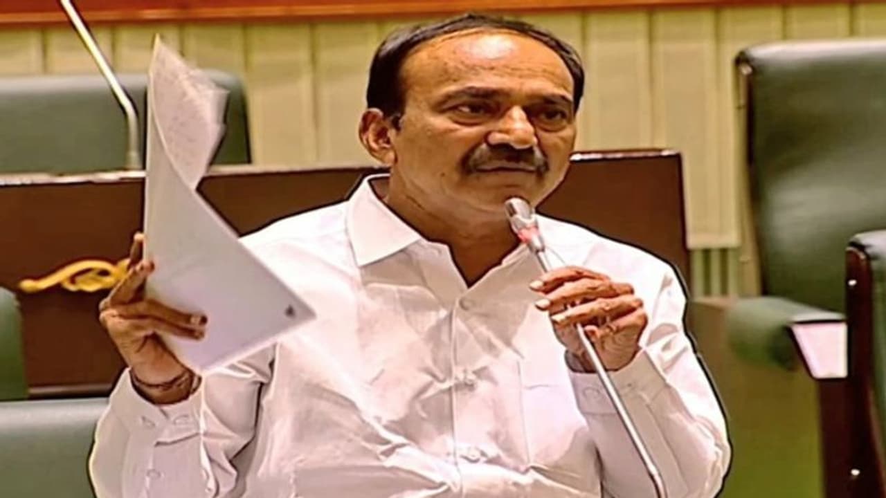 ఎల్బీ నగర్లో గిరిజన మహిళపై పోలీసుల దాడి: ఇద్దరిని సస్పెండ్ చేసి సరిపెట్టారు: ఈటల రాజేందర్ ఎల్బీ నగర్లో గిరిజన మహిళపై పోలీసుల దాడి: ఇద్దరిని సస్పెండ్ చేసి సరిపెట్టారు: ఈటల రాజేందర్