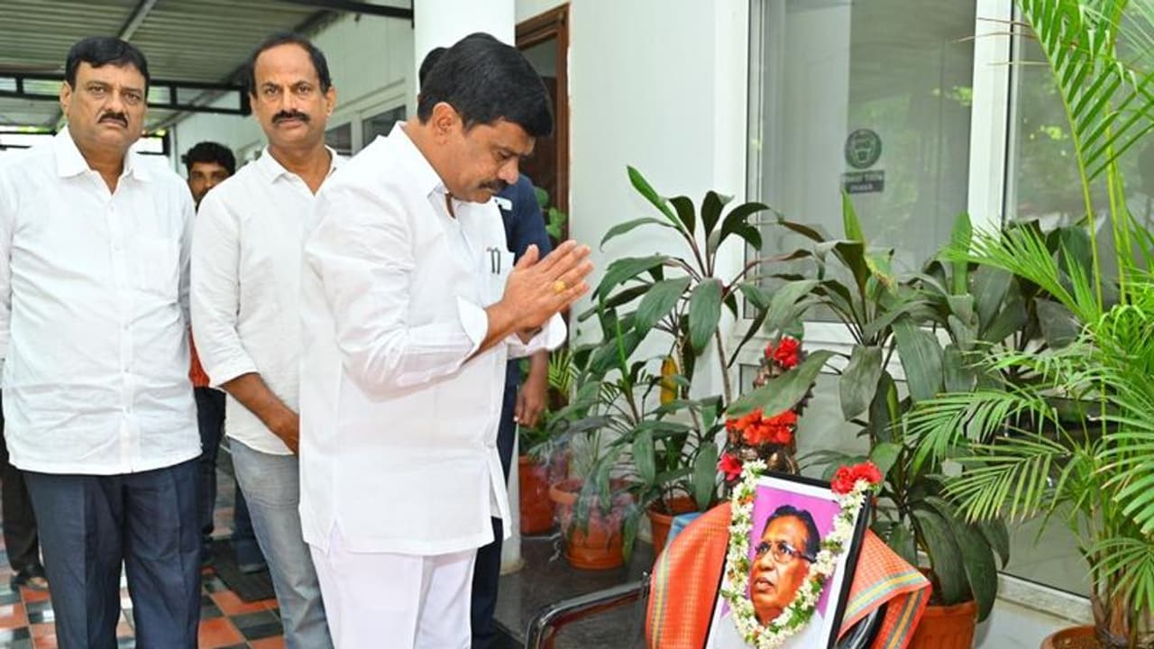 జీవిత కాలం తెలంగాణ భావజాల వ్యాప్తికి కృషి చేసిన మహనీయులు జయ శంకర్ సర్: మంత్రి వేముల ప్రశాంత్ రెడ్డి జీవిత కాలం తెలంగాణ భావజాల వ్యాప్తికి కృషి చేసిన మహనీయులు జయ శంకర్ సర్: మంత్రి వేముల ప్రశాంత్ రెడ్డి