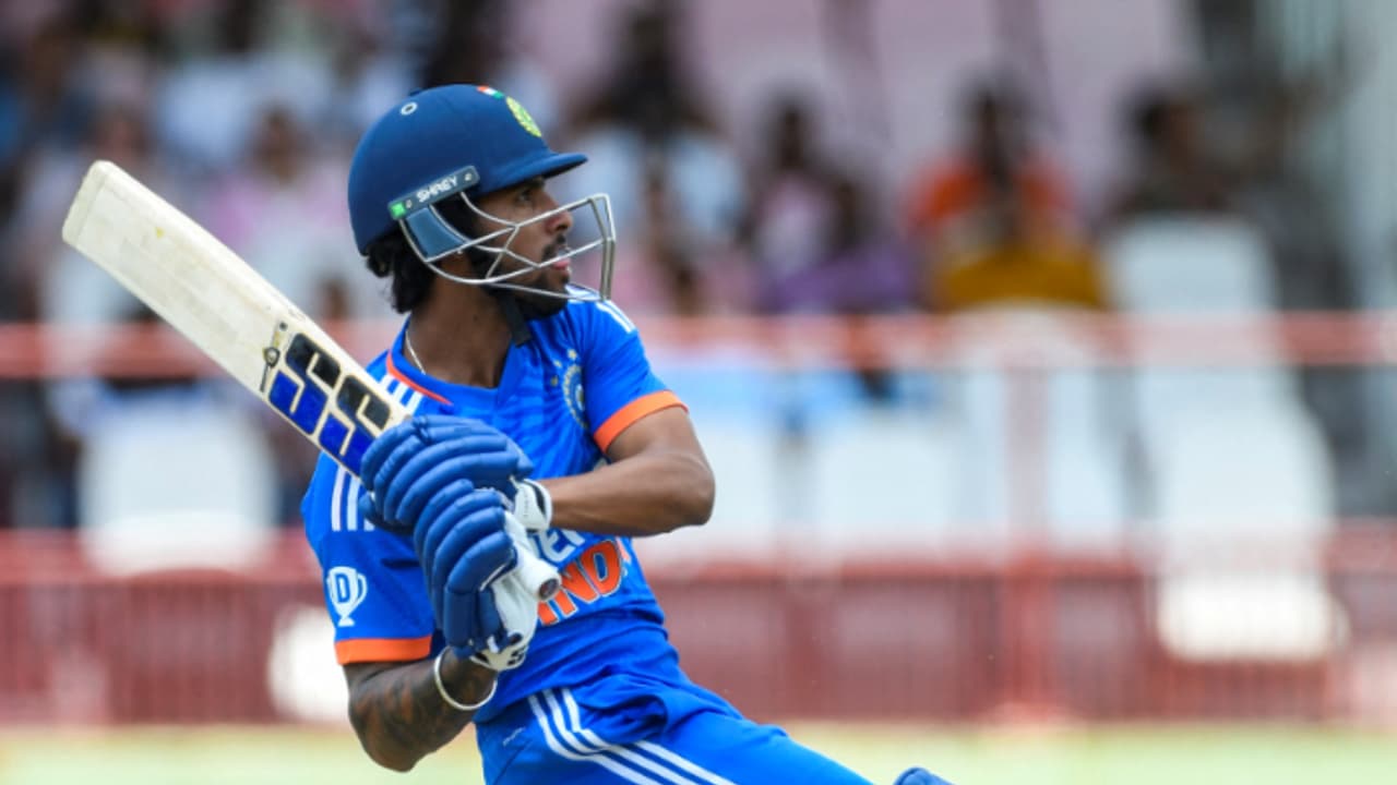 తిలక్ వర్మ హాఫ్ సెంచరీ... మళ్లీ ఫ్లాప్ అయిన టీమిండియా బ్యాటర్లు! వెస్టిండీస్ ముందు ఈజీ టార్గెట్.. తిలక్ వర్మ హాఫ్ సెంచరీ... మళ్లీ ఫ్లాప్ అయిన టీమిండియా బ్యాటర్లు! వెస్టిండీస్ ముందు ఈజీ టార్గెట్..