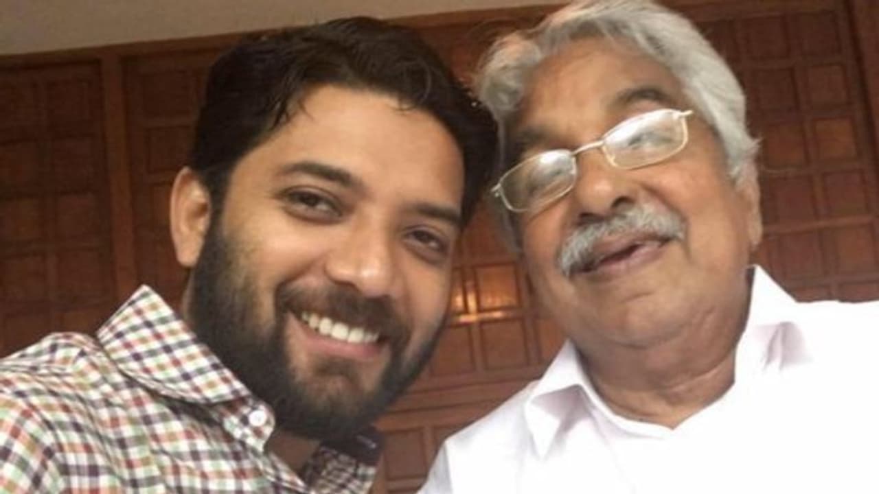 '53 വര്‍ഷത്തില്‍ ഉമ്മന്‍ചാണ്ടിയുടെ സാന്നിധ്യമില്ലാത്ത നിയമസഭ'; ഓര്‍മ്മകള്‍ പങ്കുവച്ച് ഷാഫി പറമ്പില്‍