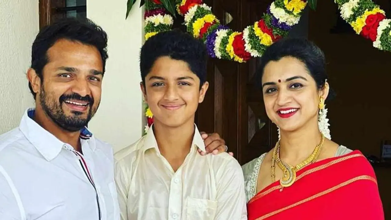 నేను అనుభవిస్తున్న కష్టం ఎవరికీ రాకూడదు.. భార్య మృతి పై కన్నడ స్టార్ విజయ్ రాఘవేంద్ర, ఆ రోజు ఏం జరిగిందంటే నేను అనుభవిస్తున్న కష్టం ఎవరికీ రాకూడదు.. భార్య మృతి పై కన్నడ స్టార్ విజయ్ రాఘవేంద్ర, ఆ రోజు ఏం జరిగిందంటే