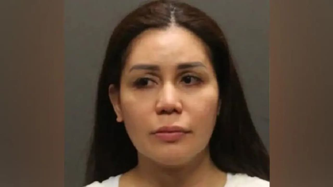 സ്നേഹത്തോടെ ഭാര്യ നൽകിയിരുന്ന കോഫിയിൽ വിഷം, സംശയം തോന്നി ഭർത്താവ് സിസിടിവി വെച്ചു, സത്യമറിഞ്ഞ് ഞെട്ടി ! സ്നേഹത്തോടെ ഭാര്യ നൽകിയിരുന്ന കോഫിയിൽ വിഷം, സംശയം തോന്നി ഭർത്താവ് സിസിടിവി വെച്ചു, സത്യമറിഞ്ഞ് ഞെട്ടി !