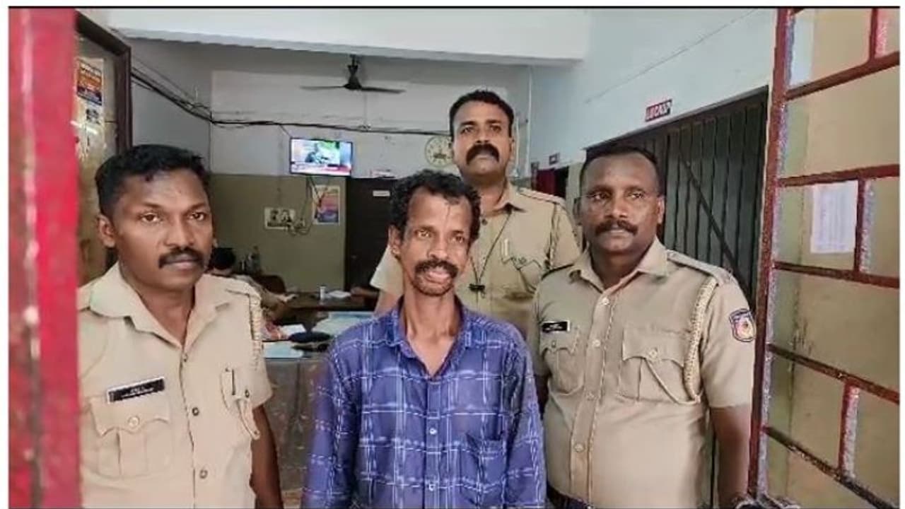 ഭാര്യയ്ക്ക് പരപുരുഷ ബന്ധമുണ്ടെന്ന് സംശയം, മുഖത്ത് ആസിഡ് ഒഴിച്ചു; ഭർത്താവ് പിടിയിൽ ഭാര്യയ്ക്ക് പരപുരുഷ ബന്ധമുണ്ടെന്ന് സംശയം, മുഖത്ത് ആസിഡ് ഒഴിച്ചു; ഭർത്താവ് പിടിയിൽ