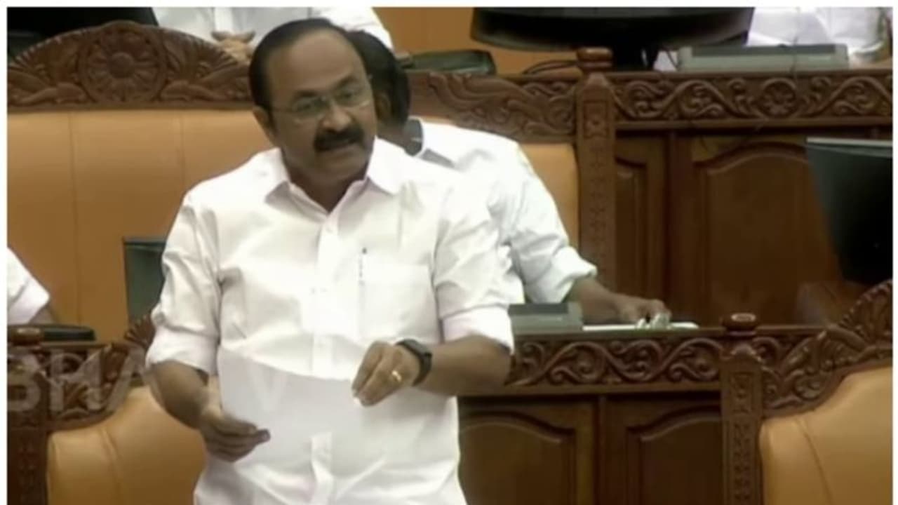 വിലക്കയറ്റം നിയമസഭയിൽ; കേരളത്തിൽ ജനം കടന്ന് പോകുന്നത് ഗുരുതര പ്രതിസന്ധികളിലൂടെ: വി ഡി സതീശൻ വിലക്കയറ്റം നിയമസഭയിൽ; കേരളത്തിൽ ജനം കടന്ന് പോകുന്നത് ഗുരുതര പ്രതിസന്ധികളിലൂടെ: വി ഡി സതീശൻ