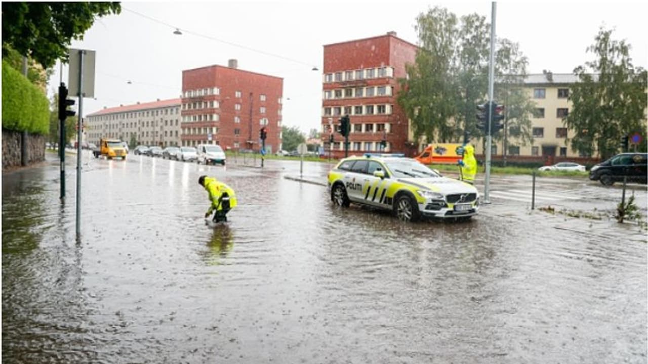 കര്‍ക്കിടകത്തിലും മാനം കറുക്കാതെ കേരളം, മഴയില്‍ മുങ്ങി യൂറോപ്യന്‍ രാജ്യങ്ങള്‍