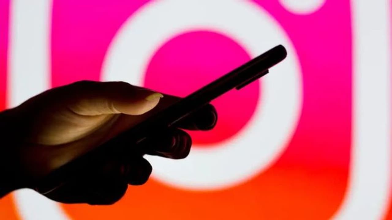 Instagram : பிரபலமாகும் இன்ஸ்டாகிராம் மோசடி.. நீங்க இந்த மாதிரி பாதிக்கப்பட்டு இருக்கீங்களா? முழு விபரம்