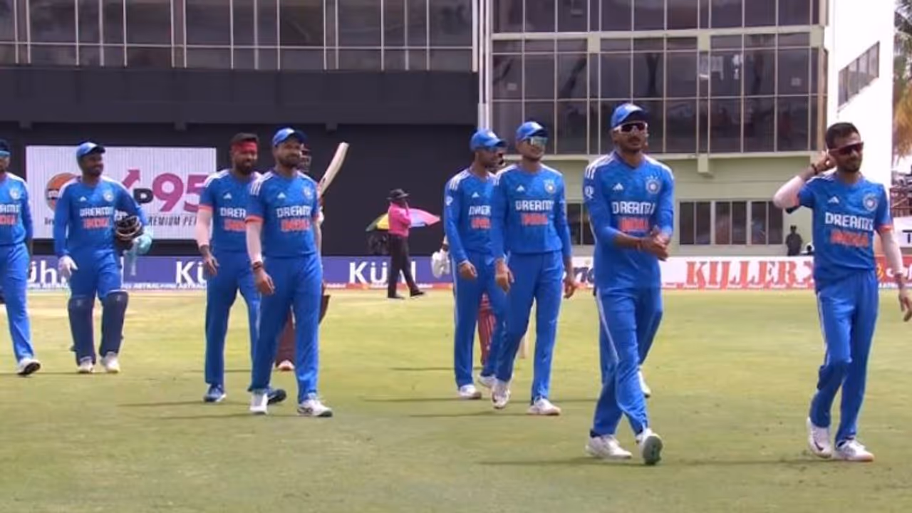 ആനമണ്ടത്തരം! ഇന്ത്യ വിന്ഡീസ് മൂന്നാം ട്വന്റി 20 തുടങ്ങാന് വൈകി, കാരണം വിചിത്രം; ട്രോളി ആരാധകര് ആനമണ്ടത്തരം! ഇന്ത്യ വിന്ഡീസ് മൂന്നാം ട്വന്റി 20 തുടങ്ങാന് വൈകി, കാരണം വിചിത്രം; ട്രോളി ആരാധകര്