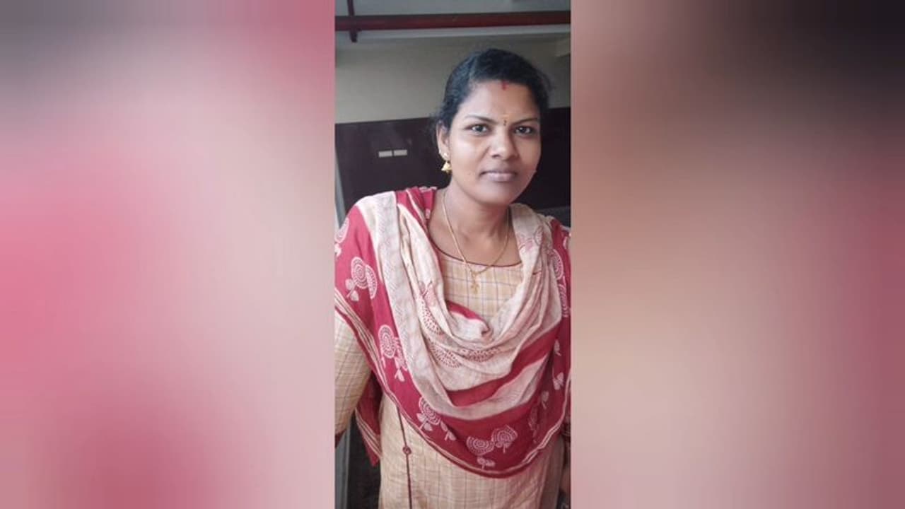 மது போதையில் மனைவியின் கழுத்தை அறுத்த இராணுவ வீரர் கைது மது போதையில் மனைவியின் கழுத்தை அறுத்த இராணுவ வீரர் கைது