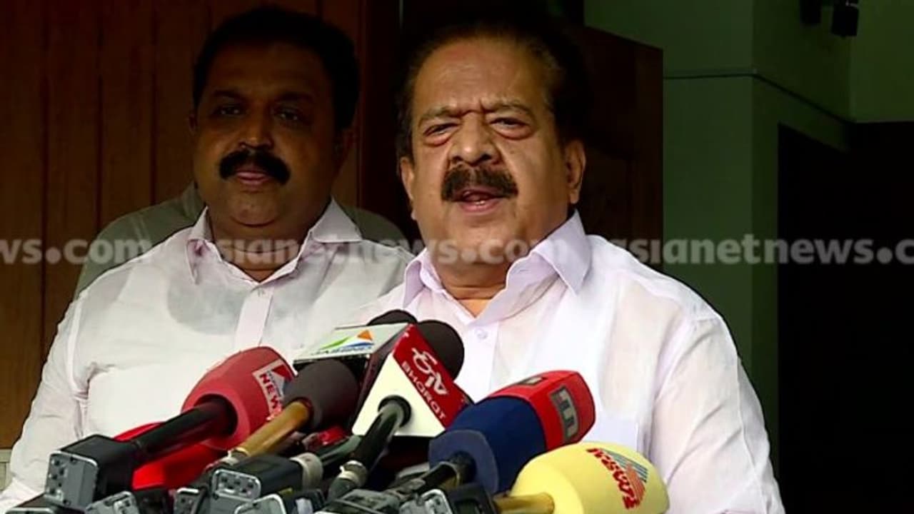 സൈബര് ആക്രമണം സിപിഎമ്മിന് തന്നെ ബൂമറാങ്ങാകുമെന്ന് ചെന്നിത്തല; 'മരണമടഞ്ഞ ഉമ്മര് ചാണ്ടിയെ ഇടതുപക്ഷത്തിന് ഭയം' സൈബര് ആക്രമണം സിപിഎമ്മിന് തന്നെ ബൂമറാങ്ങാകുമെന്ന് ചെന്നിത്തല; 'മരണമടഞ്ഞ ഉമ്മര് ചാണ്ടിയെ ഇടതുപക്ഷത്തിന് ഭയം'