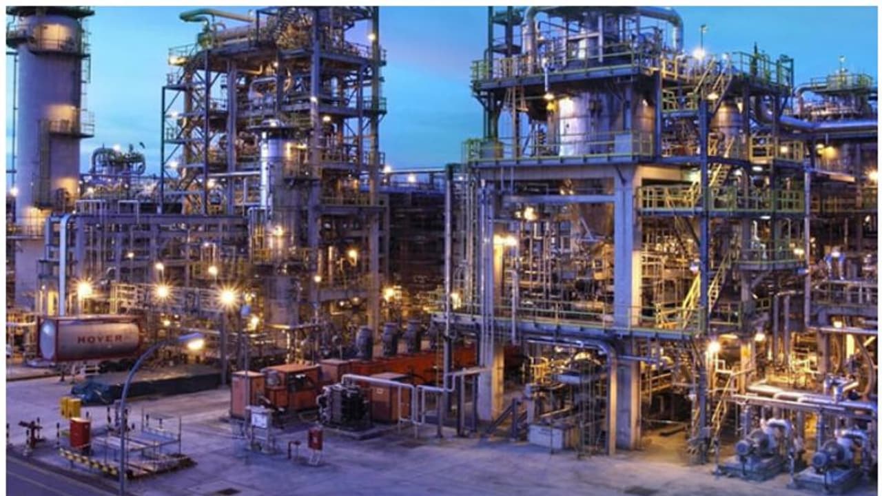 വമ്പൻ മുന്നേറ്റത്തിന് കേരളം; 40 മാസത്തിൽ പദ്ധതി പൂർത്തിയാകും, പെട്രോകെമിക്കൽ വ്യവസായങ്ങളുടെ ഹബ്ബാകും: മന്ത്രി