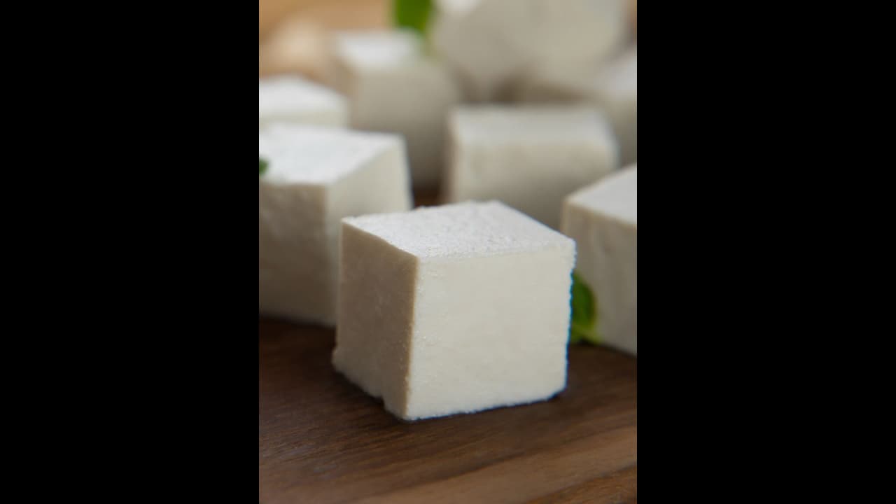 ಹಾಲಿಲ್ಲದೆಯೂ ಪನ್ನೀರ್ ಮಾಡೋದು ಹೇಗೆ? ಇಲ್ಲಿದೆ ಸುಲಭ ವಿಧಾನ ಹಾಲಿಲ್ಲದೆಯೂ ಪನ್ನೀರ್ ಮಾಡೋದು ಹೇಗೆ? ಇಲ್ಲಿದೆ ಸುಲಭ ವಿಧಾನ