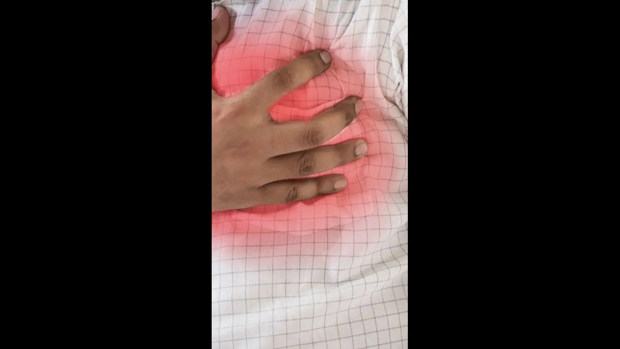 పరీక్షా కేంద్రంలోకి ప్రవేశిస్తూనే కుప్పకూలిన 15 ఏళ్ల బాలిక.. హార్ట్ ఎటాక్తో మరణం పరీక్షా కేంద్రంలోకి ప్రవేశిస్తూనే కుప్పకూలిన 15 ఏళ్ల బాలిక.. హార్ట్ ఎటాక్తో మరణం