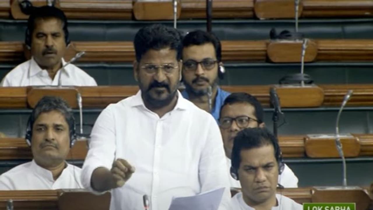 విభజించి పాలిస్తున్నారు.. బీజేపీ అంటే బ్రిటీష్ జనతా పార్టీ.. : అవిశ్వాసంపై చర్చ సందర్భంగా రేవంత్ విభజించి పాలిస్తున్నారు.. బీజేపీ అంటే బ్రిటీష్ జనతా పార్టీ.. : అవిశ్వాసంపై చర్చ సందర్భంగా రేవంత్