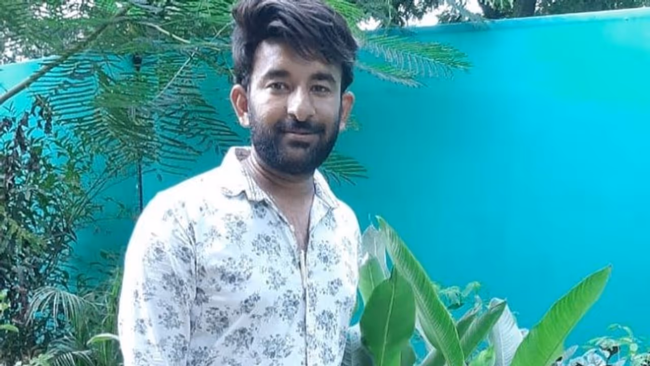 खेती के लिए छोड़ दी सरकारी जॉब, आज कमा रहे हैं लाखों