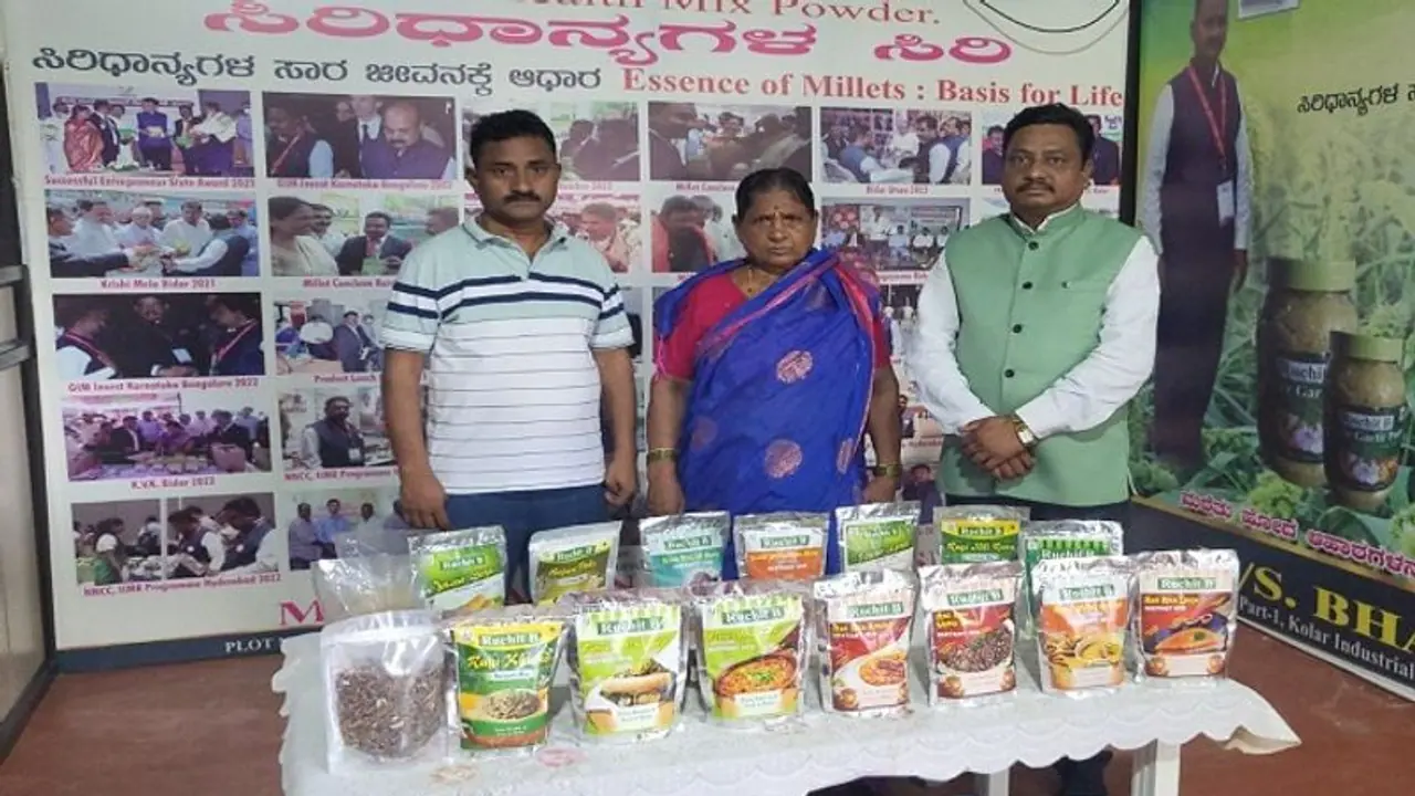 ಬೀದರ್: ದೇಶಾದ್ಯಂತ ತಲುಪಿದ ಬೀದರ್ನ ಸಿರಿಧಾನ್ಯ, ಕಡಿಮೆ ಬಂಡವಾಳ ಕೋಟ್ಯಂತರ ರೂ. ಲಾಭ..! ಬೀದರ್: ದೇಶಾದ್ಯಂತ ತಲುಪಿದ ಬೀದರ್ನ ಸಿರಿಧಾನ್ಯ, ಕಡಿಮೆ ಬಂಡವಾಳ ಕೋಟ್ಯಂತರ ರೂ. ಲಾಭ..!