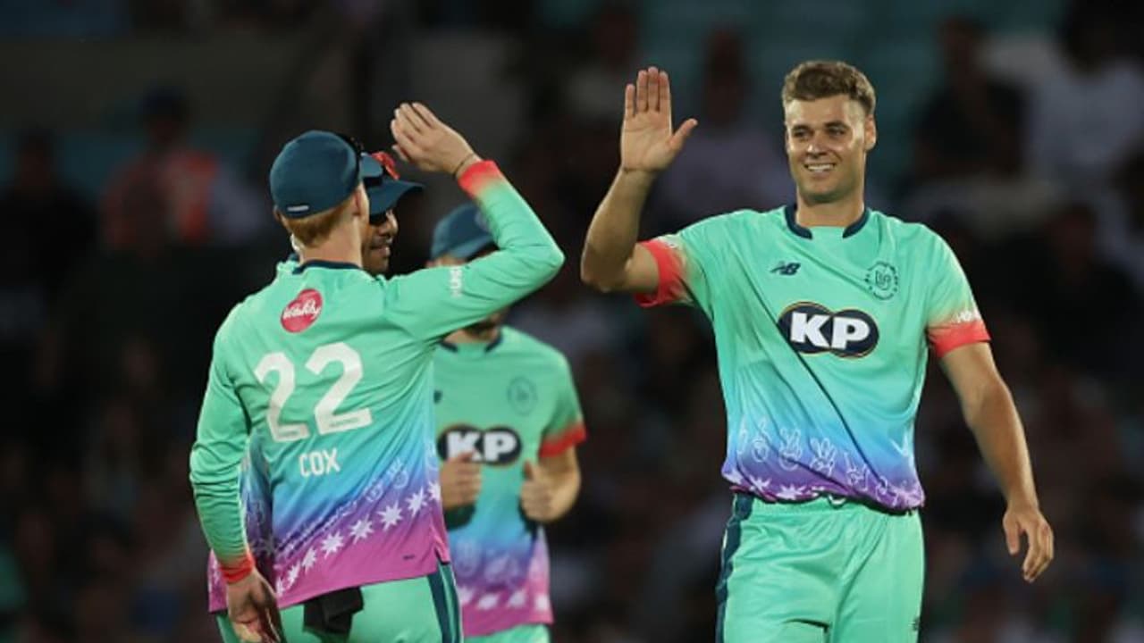 ഓസ്ട്രേലിയയുടെ പുതിയ വജ്രായുധം സ്പെന്സര് ജോണ്സണ്;അരങ്ങേറ്റത്തില് 20 പന്തില് 19 ഡോട്ട് ബോള്, 3 വിക്കറ്റ് ഓസ്ട്രേലിയയുടെ പുതിയ വജ്രായുധം സ്പെന്സര് ജോണ്സണ്;അരങ്ങേറ്റത്തില് 20 പന്തില് 19 ഡോട്ട് ബോള്, 3 വിക്കറ്റ്